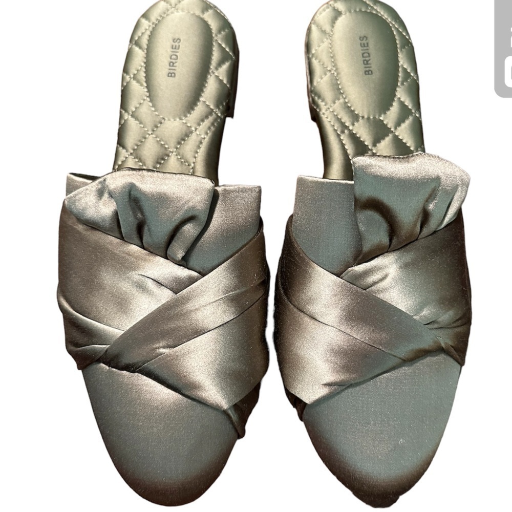 Brand new Birdies songbird satin mules in 9.5 Olive Khaki Green